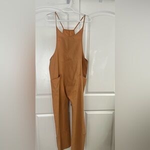 Cute comfortable romper. Never worn.